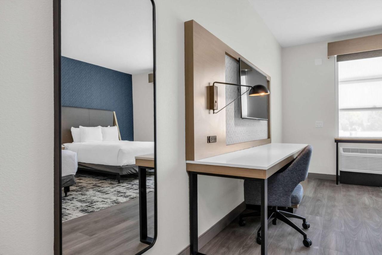 La Quinta Inn & Suites By Wyndham San Jose Airport-Downtown Extérieur photo