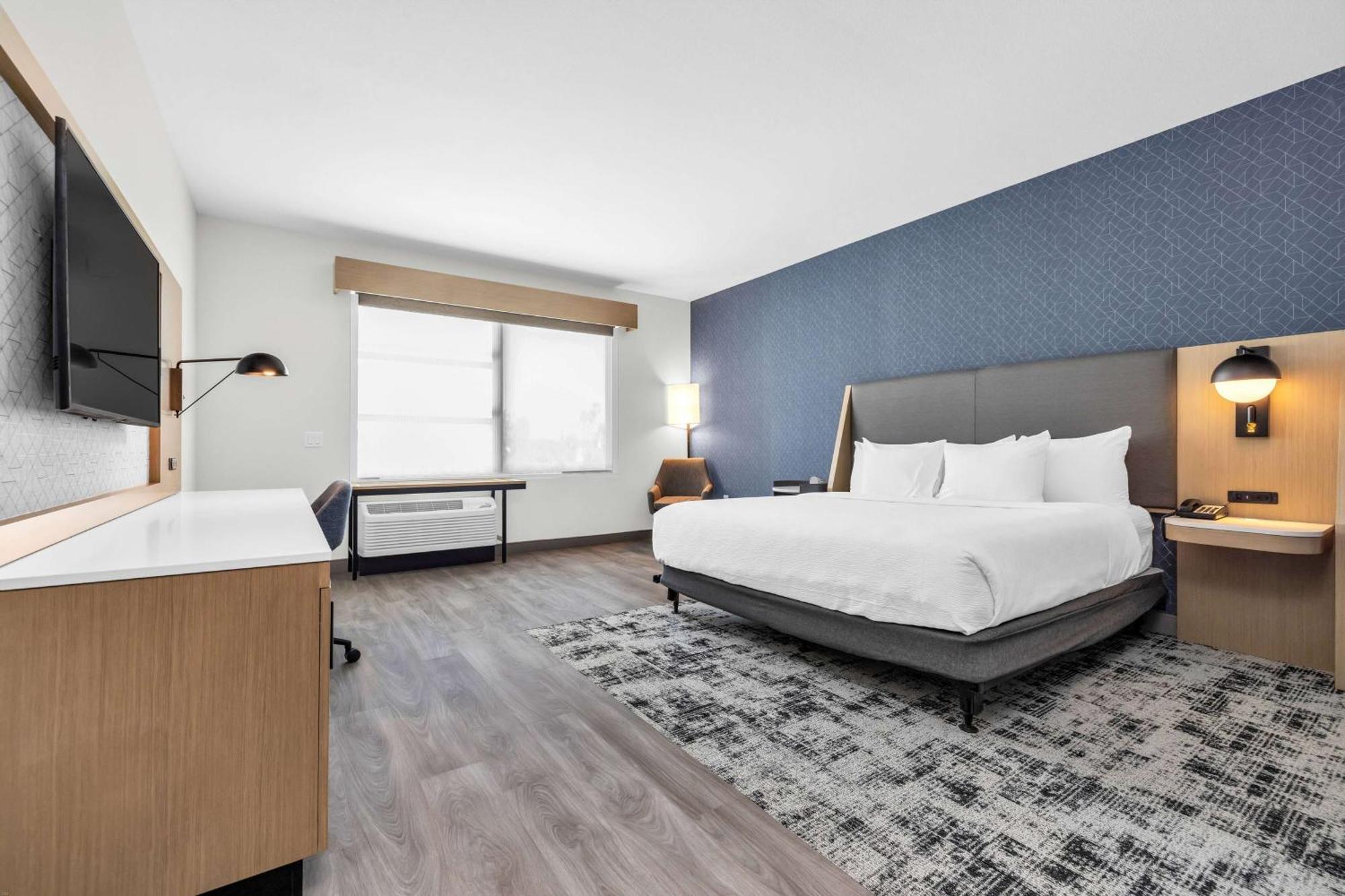 La Quinta Inn & Suites By Wyndham San Jose Airport-Downtown Extérieur photo