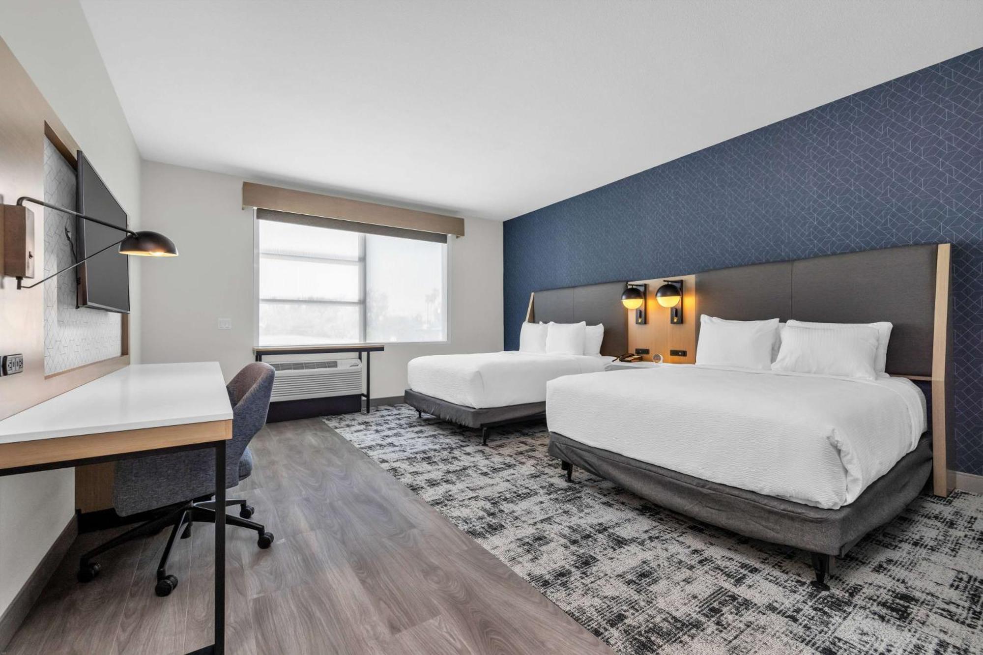 La Quinta Inn & Suites By Wyndham San Jose Airport-Downtown Extérieur photo
