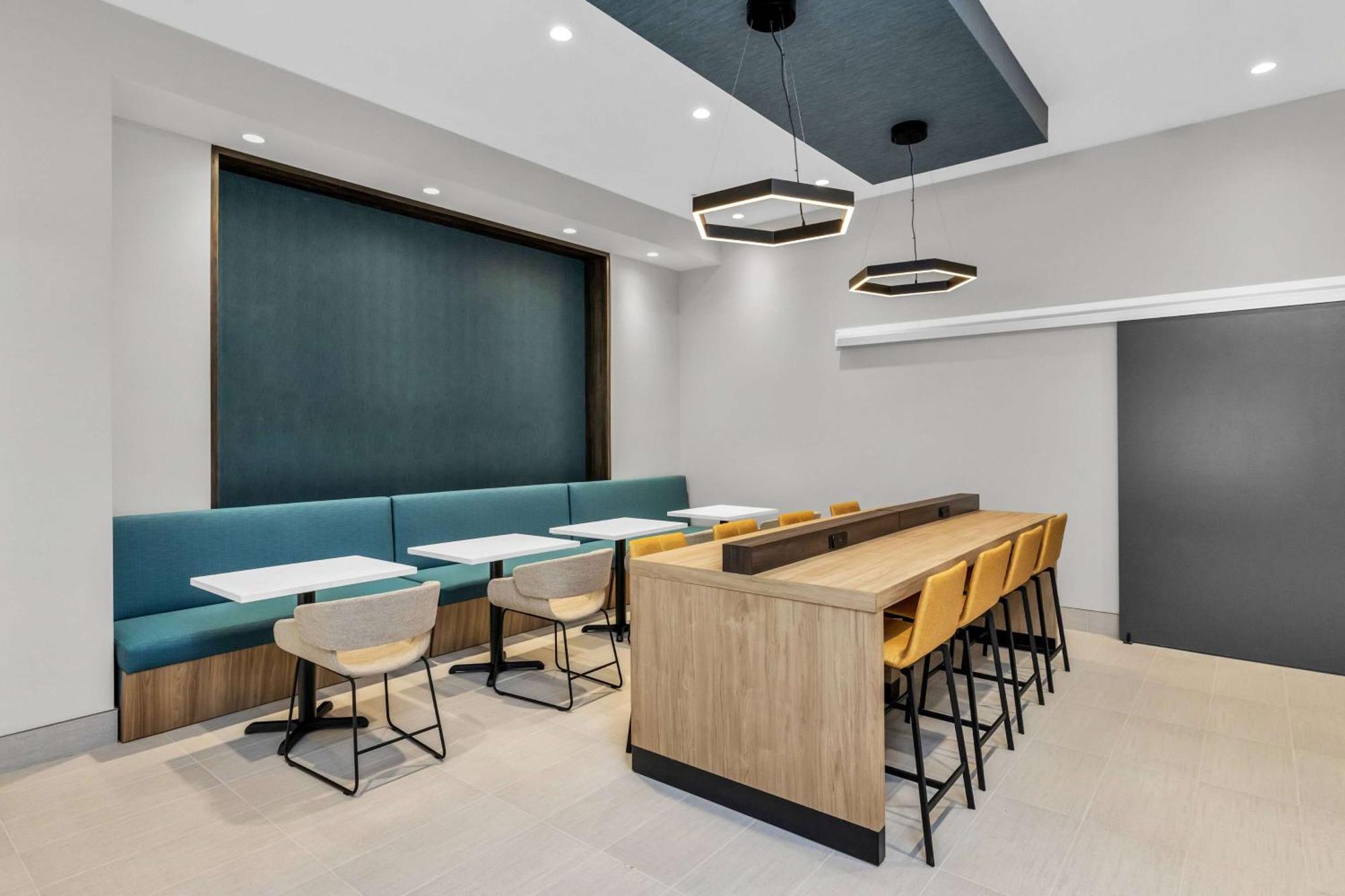 La Quinta Inn & Suites By Wyndham San Jose Airport-Downtown Extérieur photo