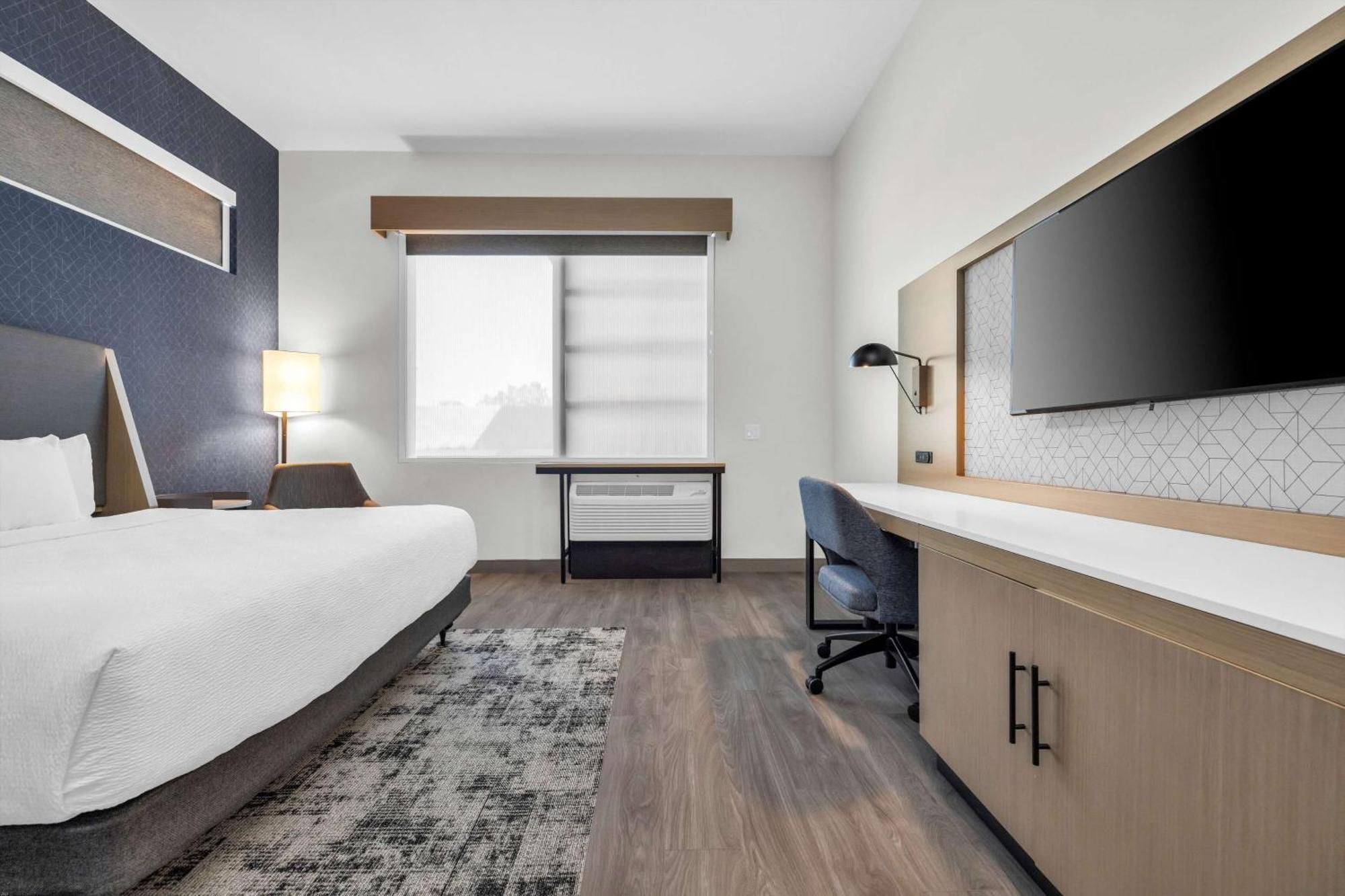 La Quinta Inn & Suites By Wyndham San Jose Airport-Downtown Extérieur photo